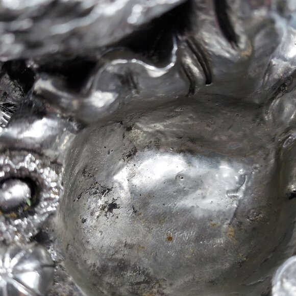 Detailed Silver Santa Claus Collectible Sculpture With Intricate Gift Basket - Picture 7 of 13